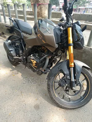 Hero Xtreme 160R 4V 2025 Gold