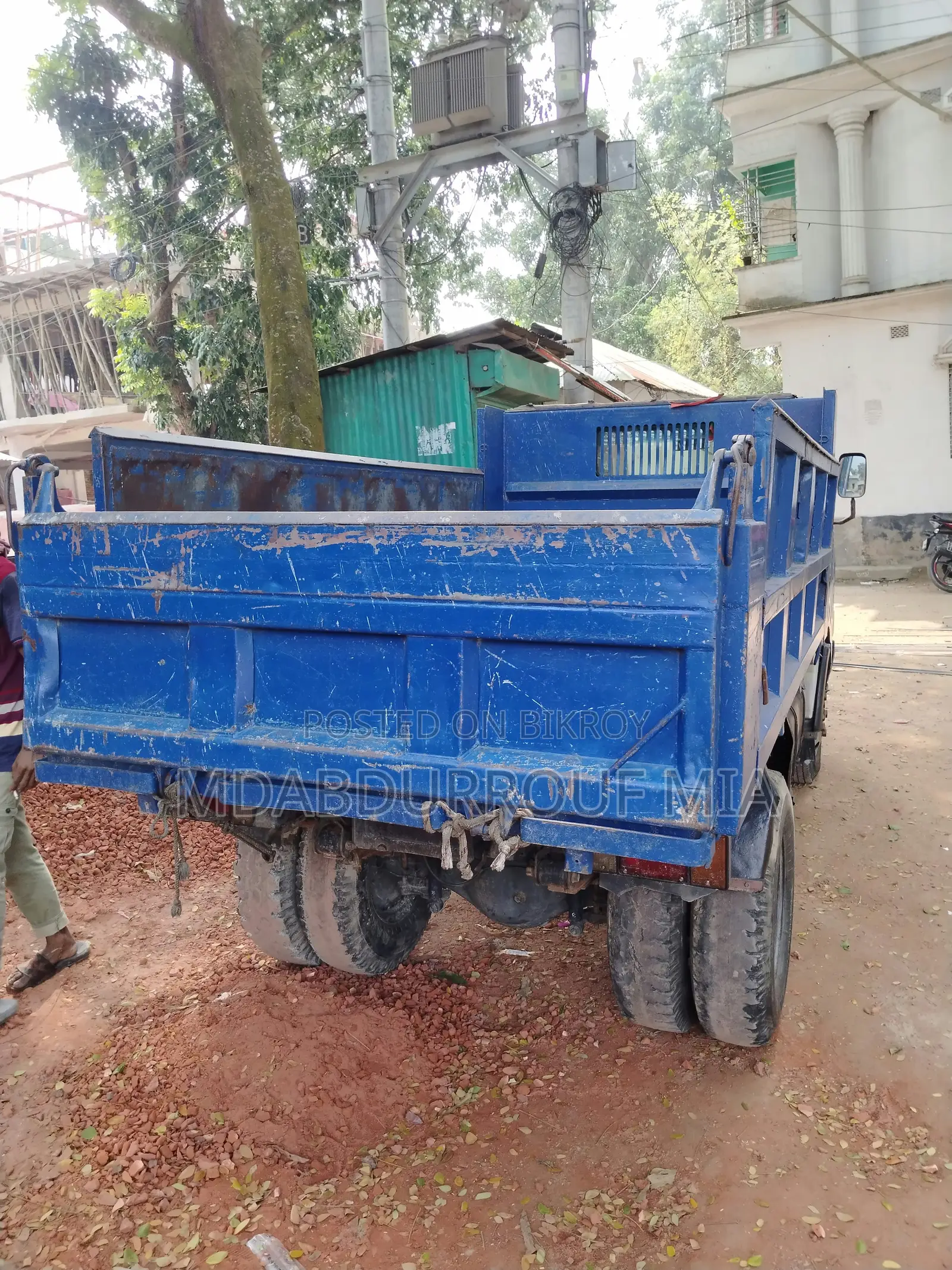Dumptruck 2005 Model Vehicle Urgent Sale