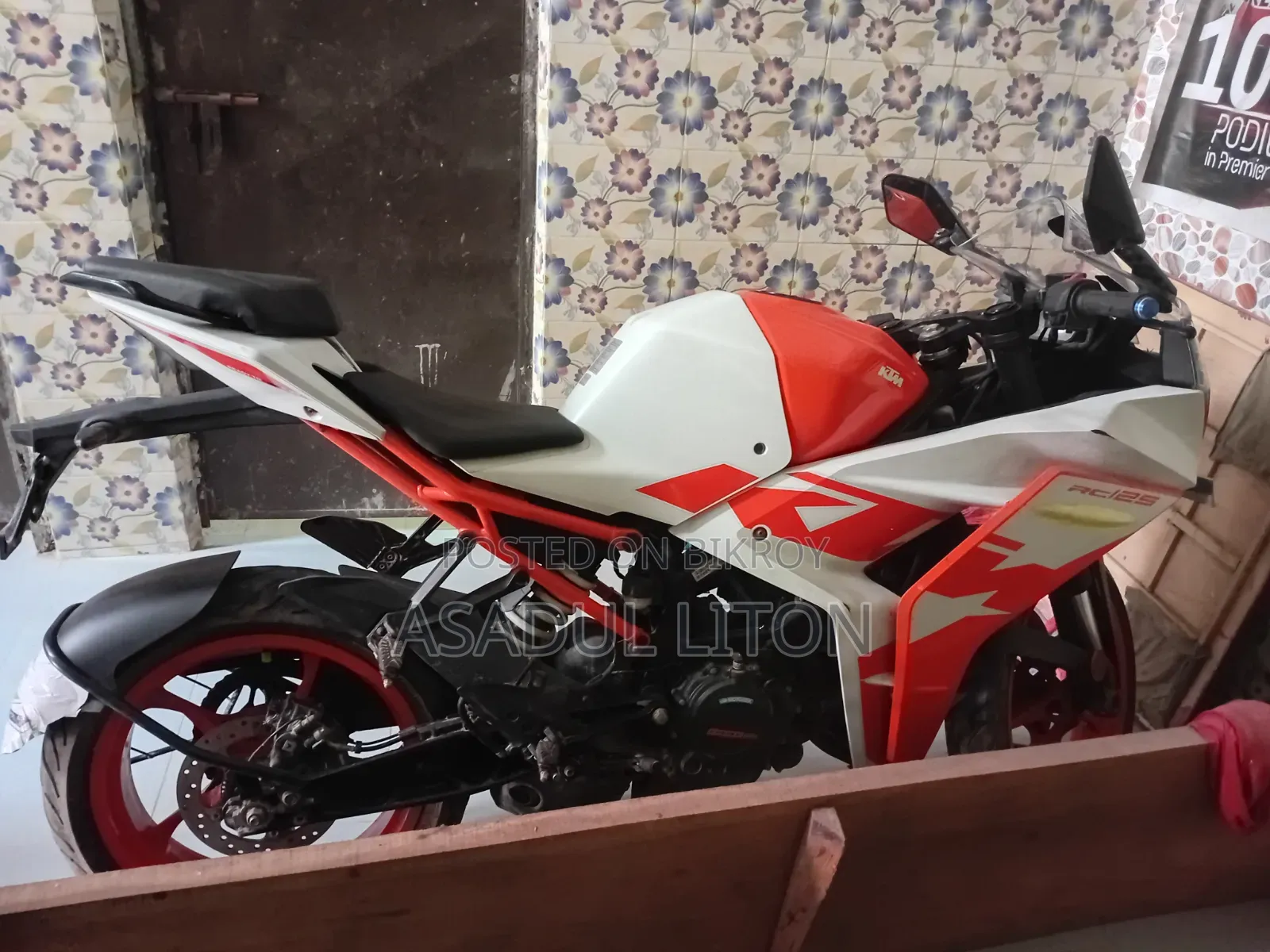 KTM RC 125 2025 Red