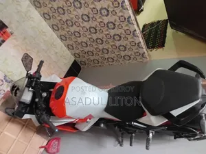 KTM RC 125 2025 Red