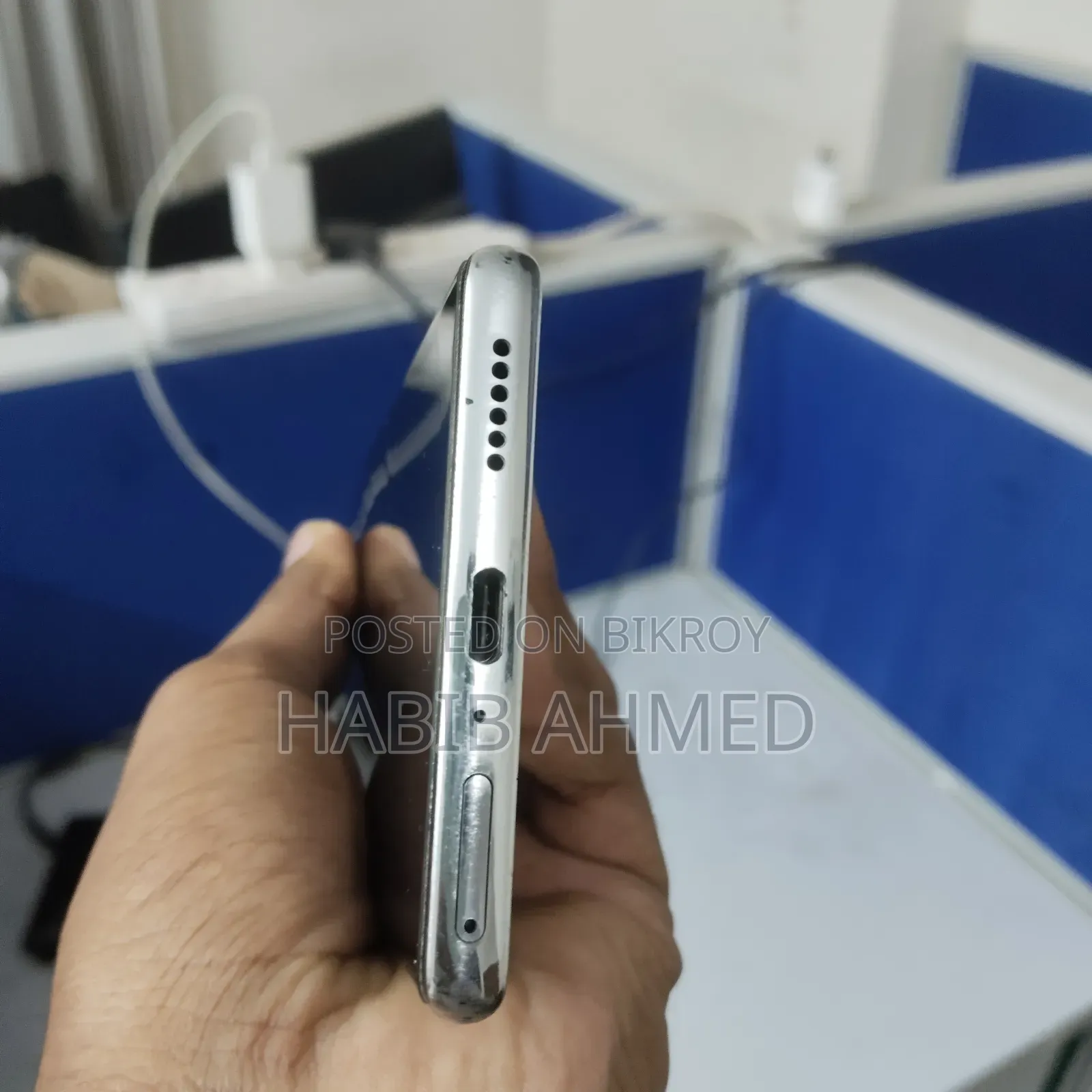 টেকনো স্পার্ক ২০ প্রো প্লাস ২৫৬ জিবি হোয়াইট