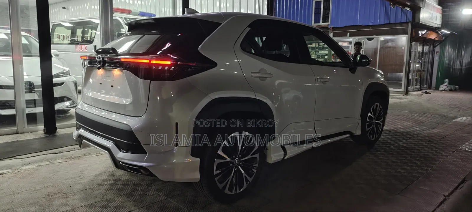 Toyota Yaris 2021 Pearl