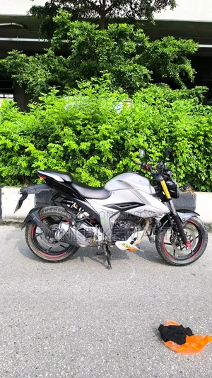 Suzuki Gixxer 2022 Silver