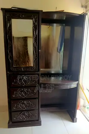 উডেন ড্রেসিং টেবিল