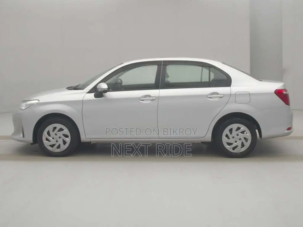 Toyota Axio 2021 Silver