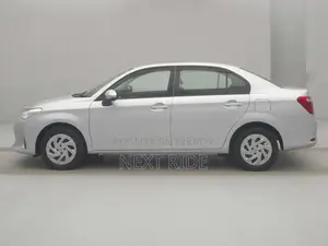 Toyota Axio 2021 Silver