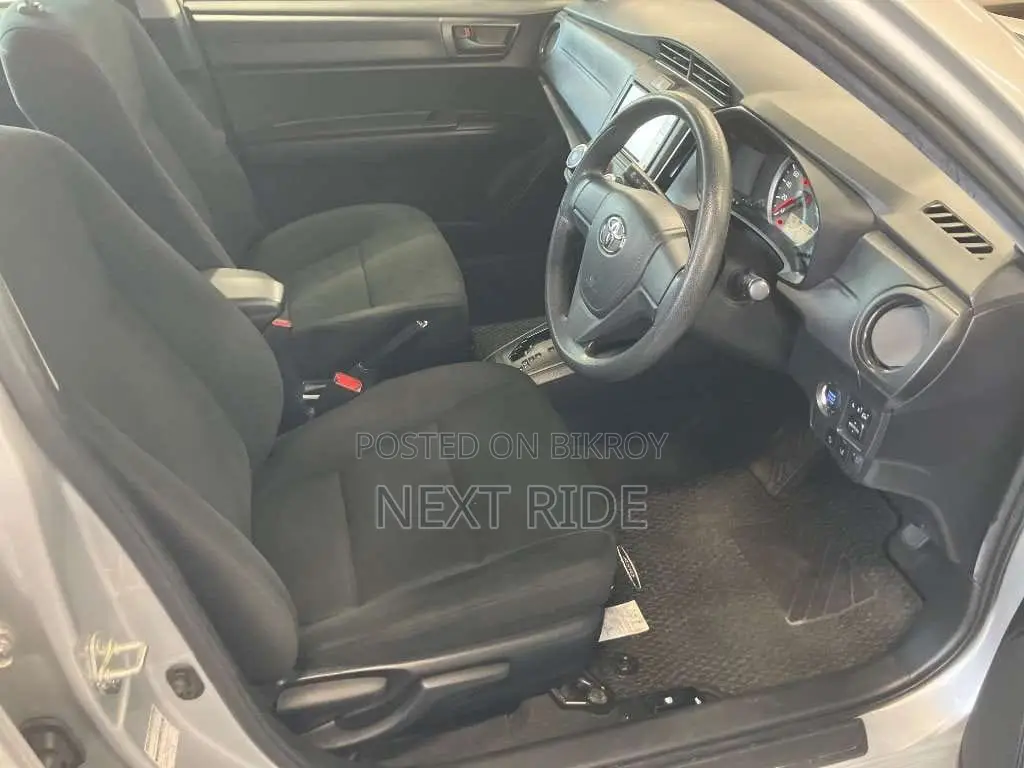 Toyota Axio 2021 Silver