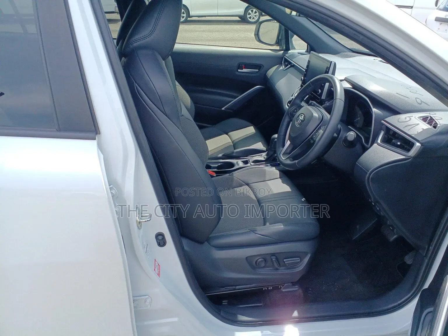 Toyota Corolla LE 2023 Pearl