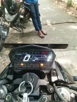হিরো এক্সট্রিম ১২৫আর ২০২৬ কালো