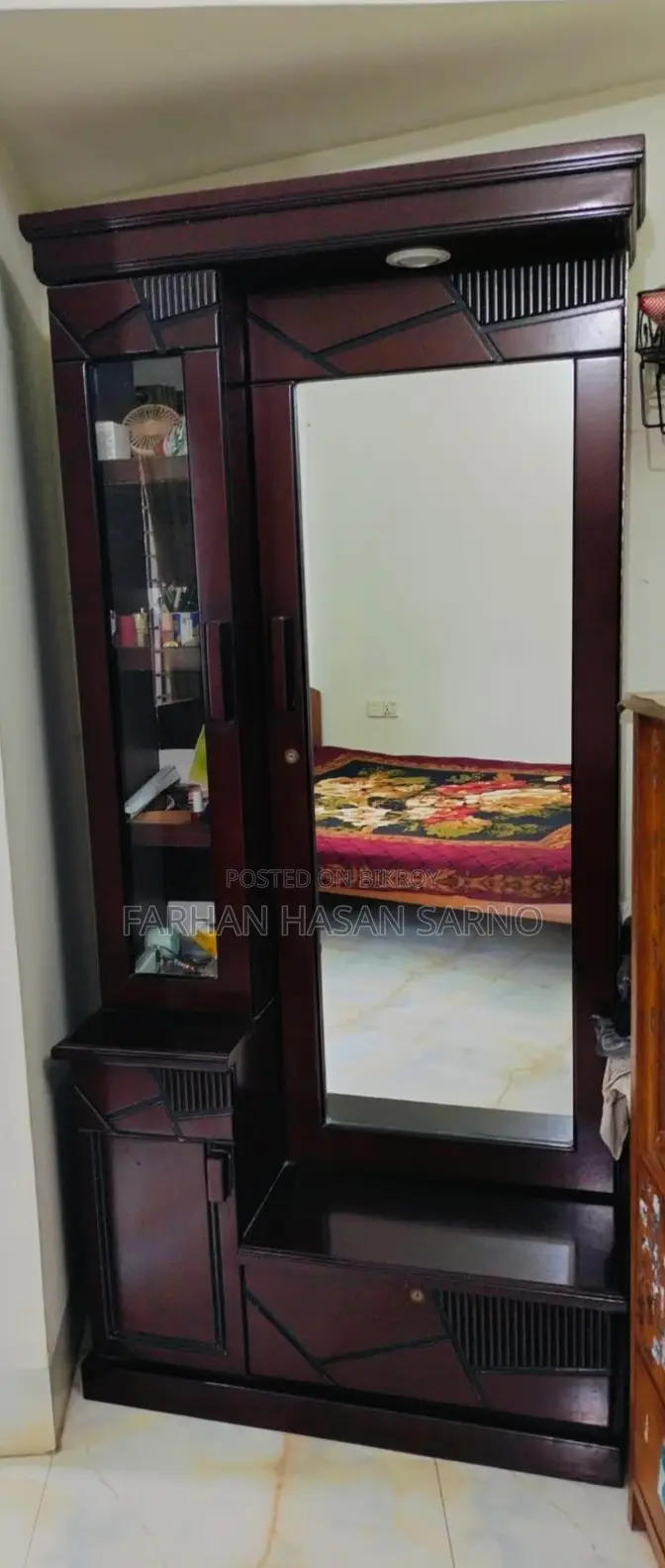 ড্রেসিং টেবিল