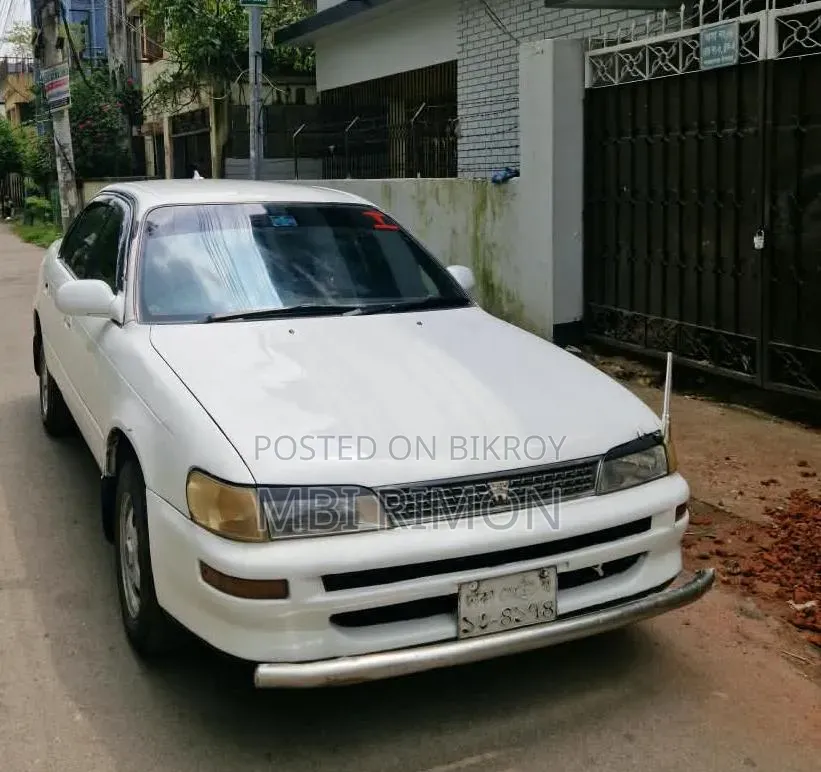 টয়োটা করোল্লা অটোমেটিক ১৯৯৫ সাদা