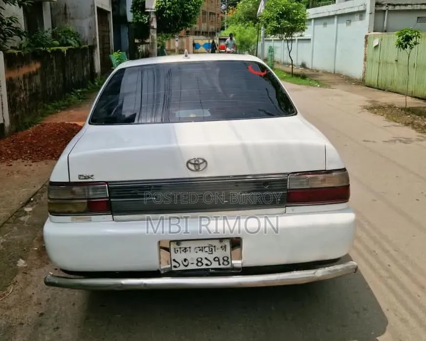 টয়োটা করোল্লা অটোমেটিক ১৯৯৫ সাদা