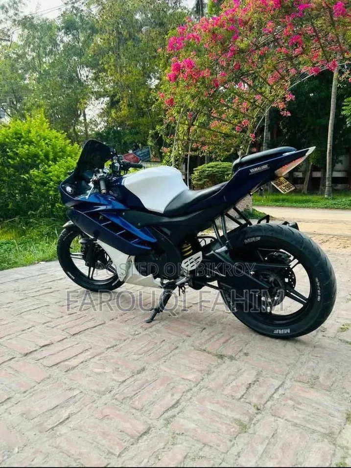 ইয়ামাহা ওয়াইজেডএফ-আর ২০১২ নীল