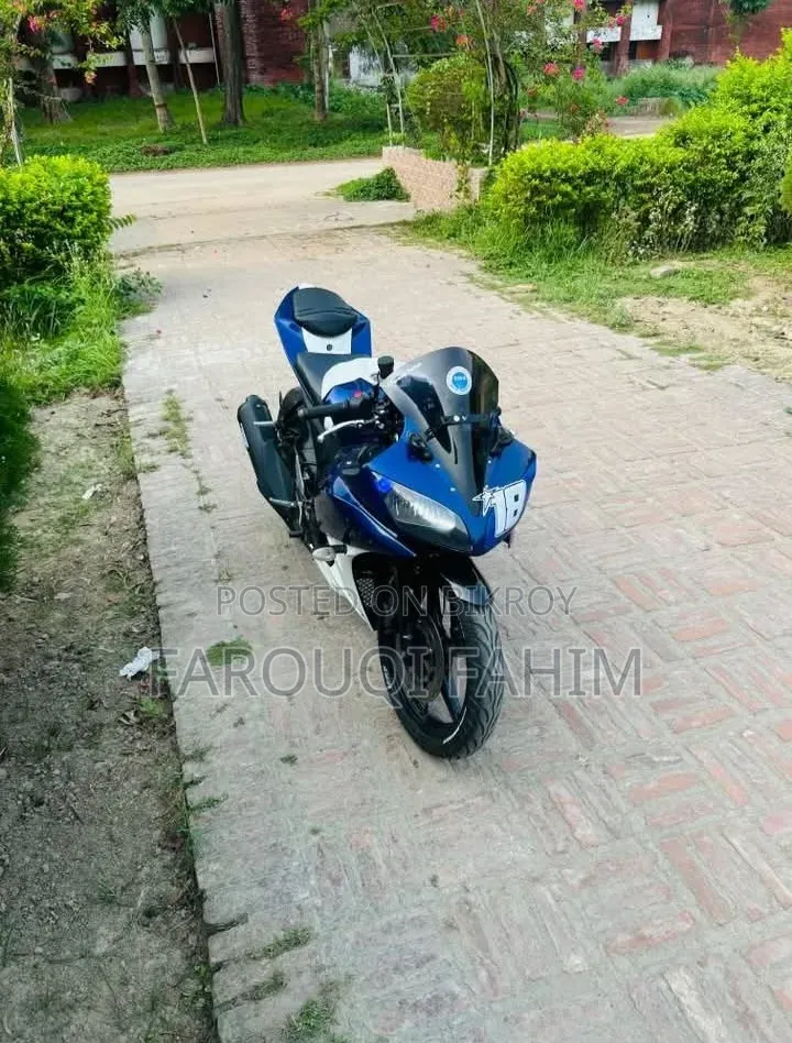 ইয়ামাহা ওয়াইজেডএফ-আর ২০১২ নীল