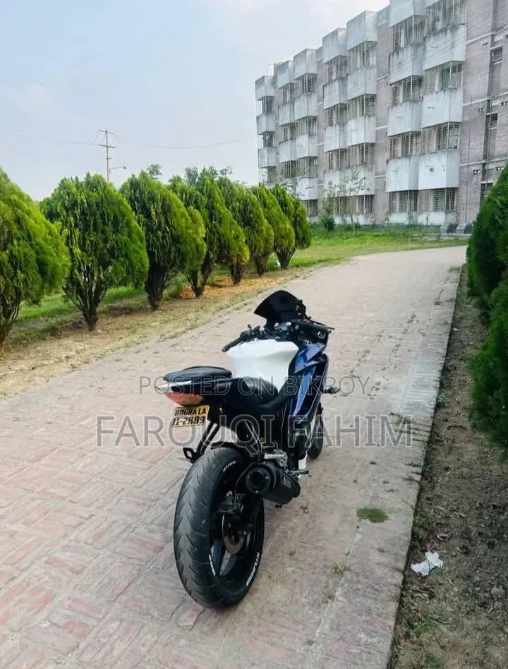 ইয়ামাহা ওয়াইজেডএফ-আর ২০১২ নীল