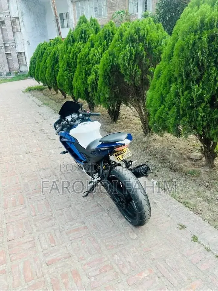 ইয়ামাহা ওয়াইজেডএফ-আর ২০১২ নীল