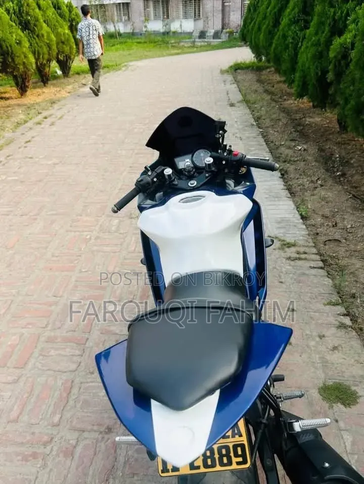 ইয়ামাহা ওয়াইজেডএফ-আর ২০১২ নীল