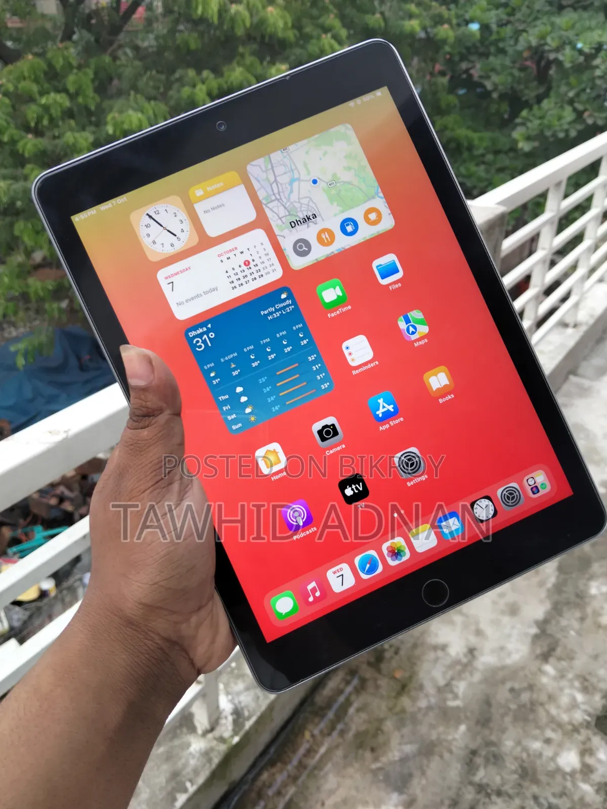Apple iPad Wi-Fi 64 GB Gray
