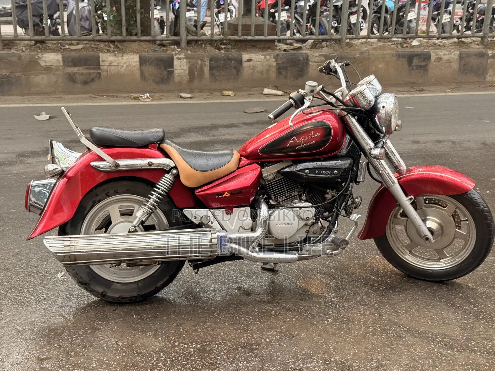Hyosung Aquila 2017 Red