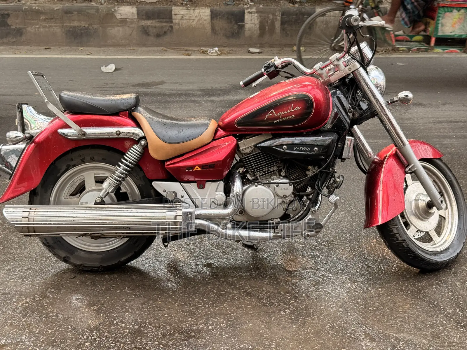 Hyosung Aquila 2017 Red
