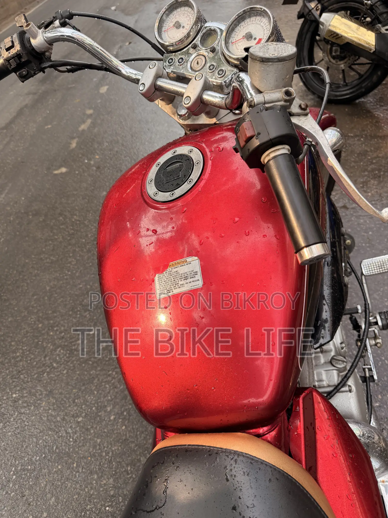 Hyosung Aquila 2017 Red