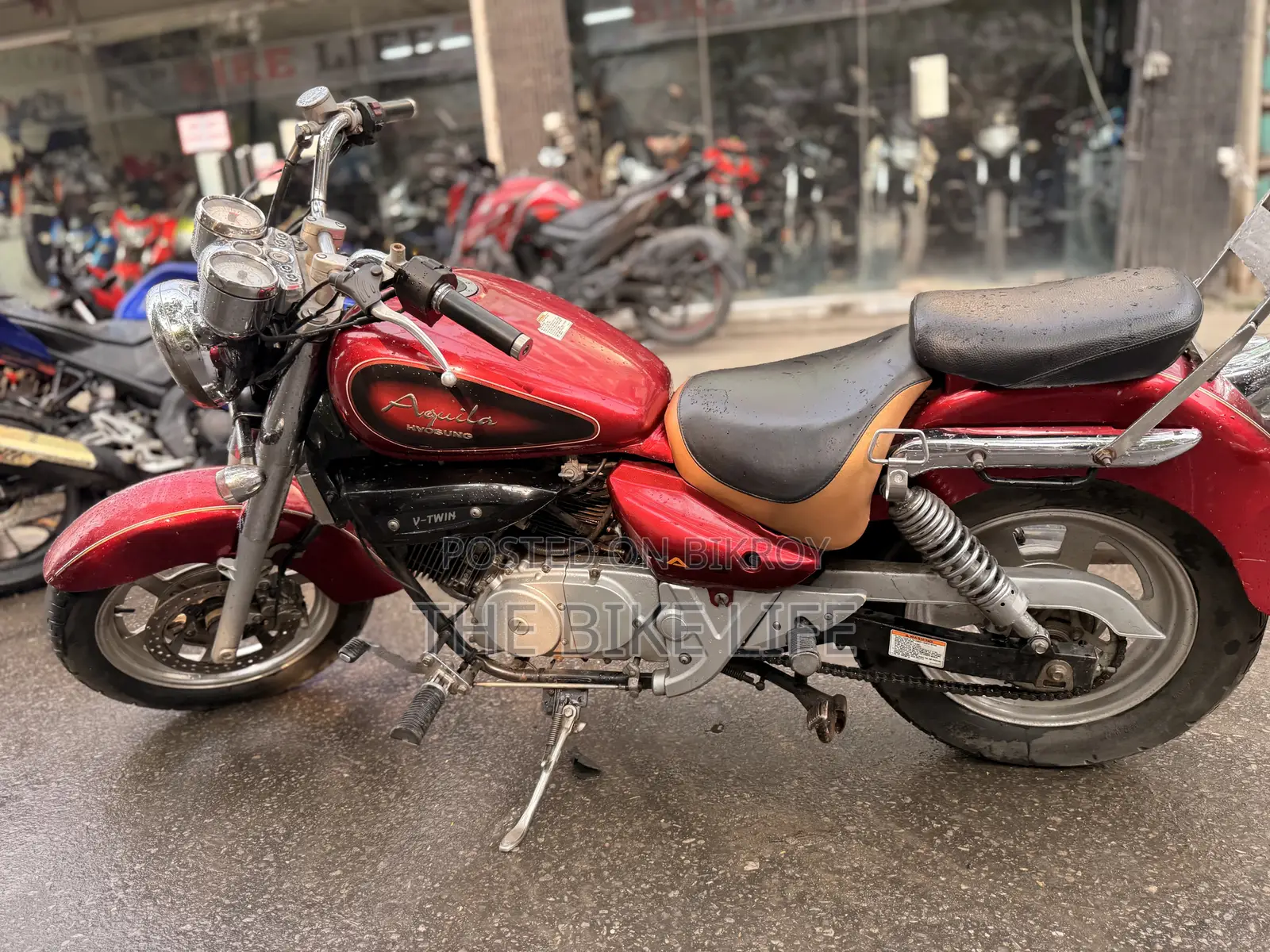 Hyosung Aquila 2017 Red