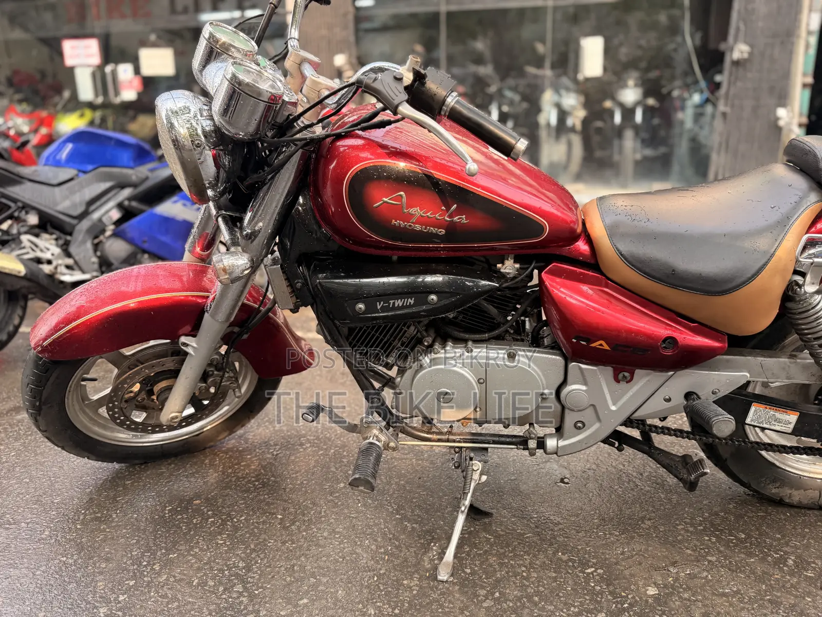 Hyosung Aquila 2017 Red