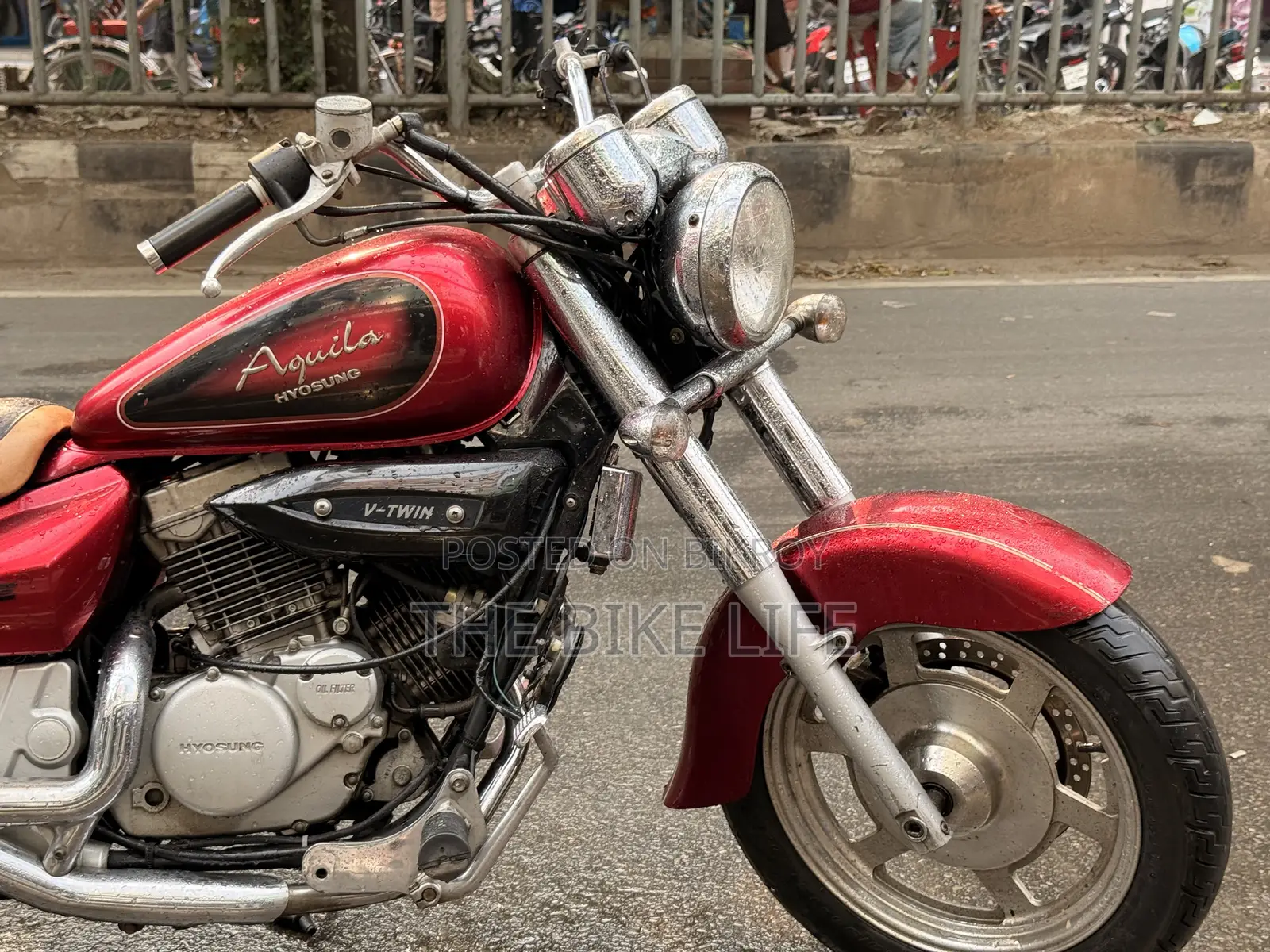 Hyosung Aquila 2017 Red