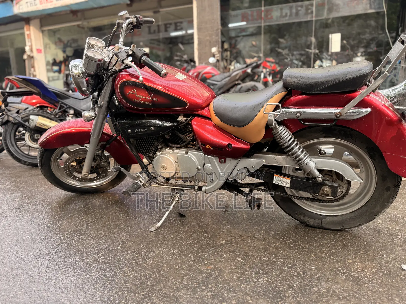 Hyosung Aquila 2017 Red