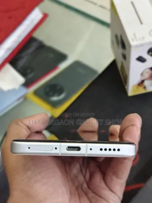 ভিভো এক্স২০০ আল্ট্রা ৫১২ জিবি সাদা
