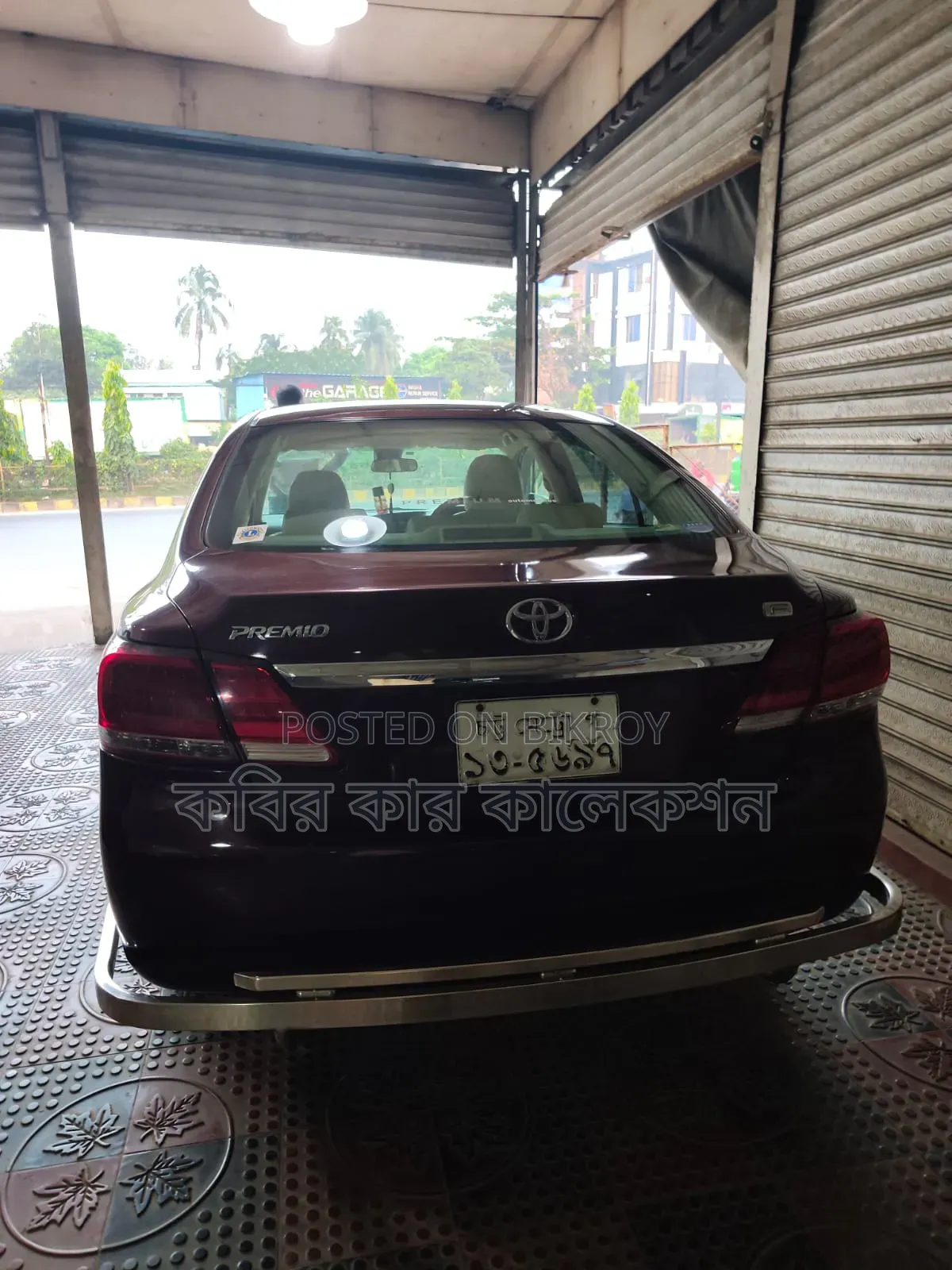 টয়োটা প্রিমিও ২০১৭ মেরুন