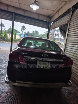টয়োটা প্রিমিও ২০১৭ মেরুন