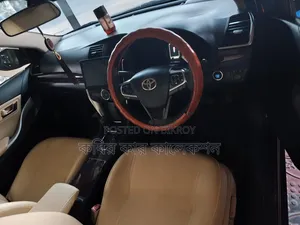 টয়োটা প্রিমিও ২০১৭ মেরুন