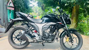 সুজুকি জিক্সার ২০২৫ কালো