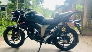 সুজুকি জিক্সার ২০২৫ কালো