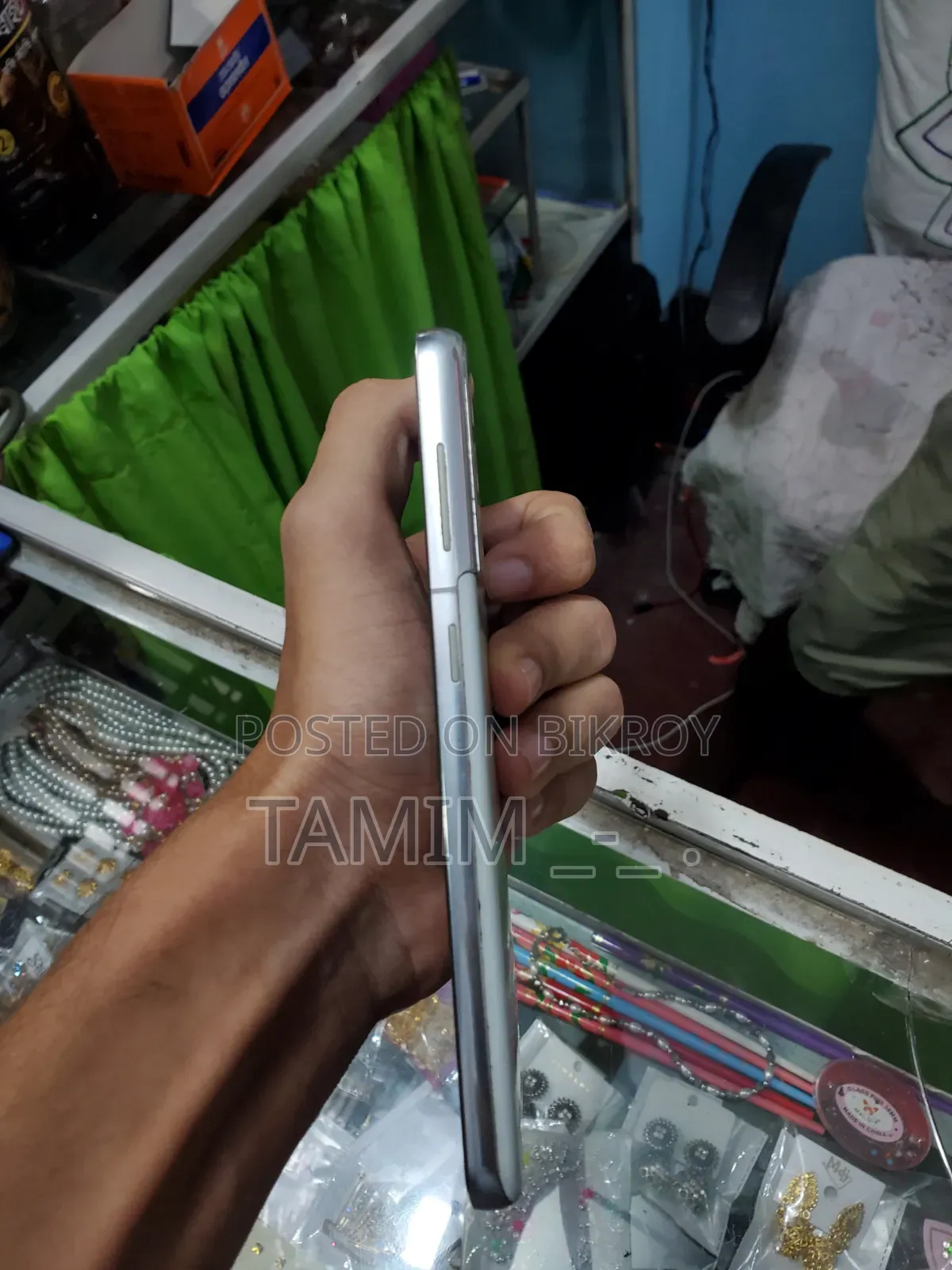 স্যামসাং গ্যালাক্সি এস২১ ৫জি ২৫৬ জিবি সাদা