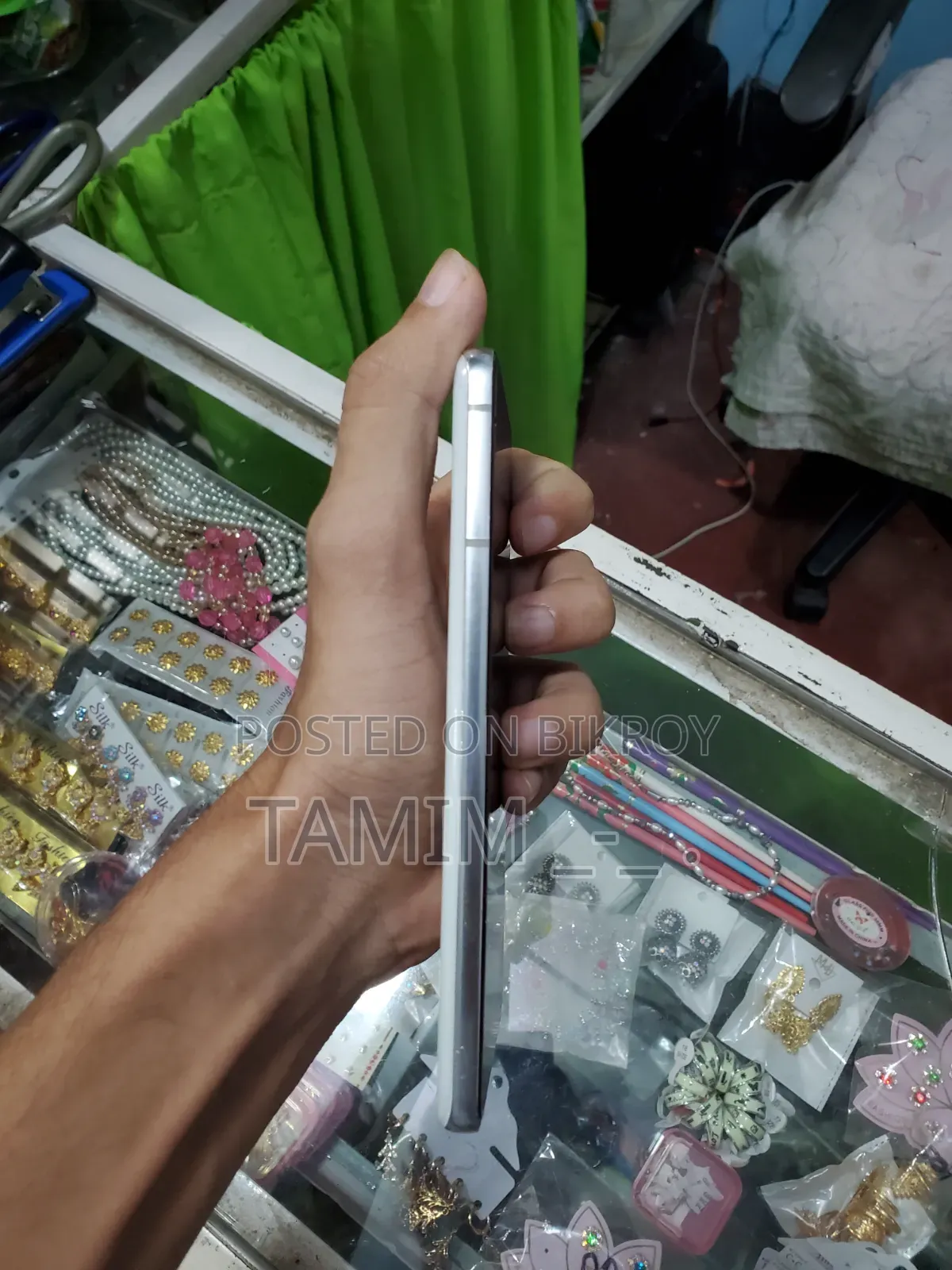 স্যামসাং গ্যালাক্সি এস২১ ৫জি ২৫৬ জিবি সাদা