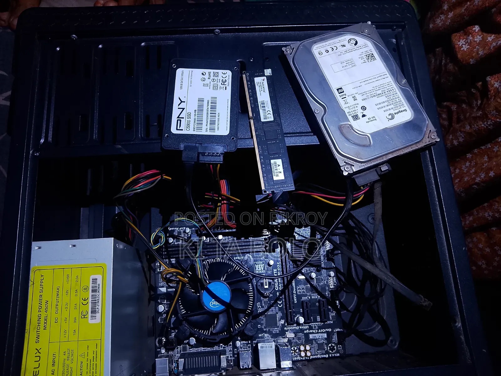 Gigabyte GA-H110MSTX-HD3-ZK 4GB Intel Core i7 HDD+SSD 500GB