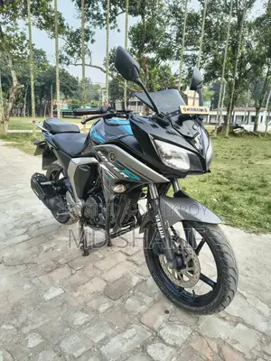 ইয়ামাহা ফেজার এফআই ভি২ ২০২৪ ব্ল্যাক