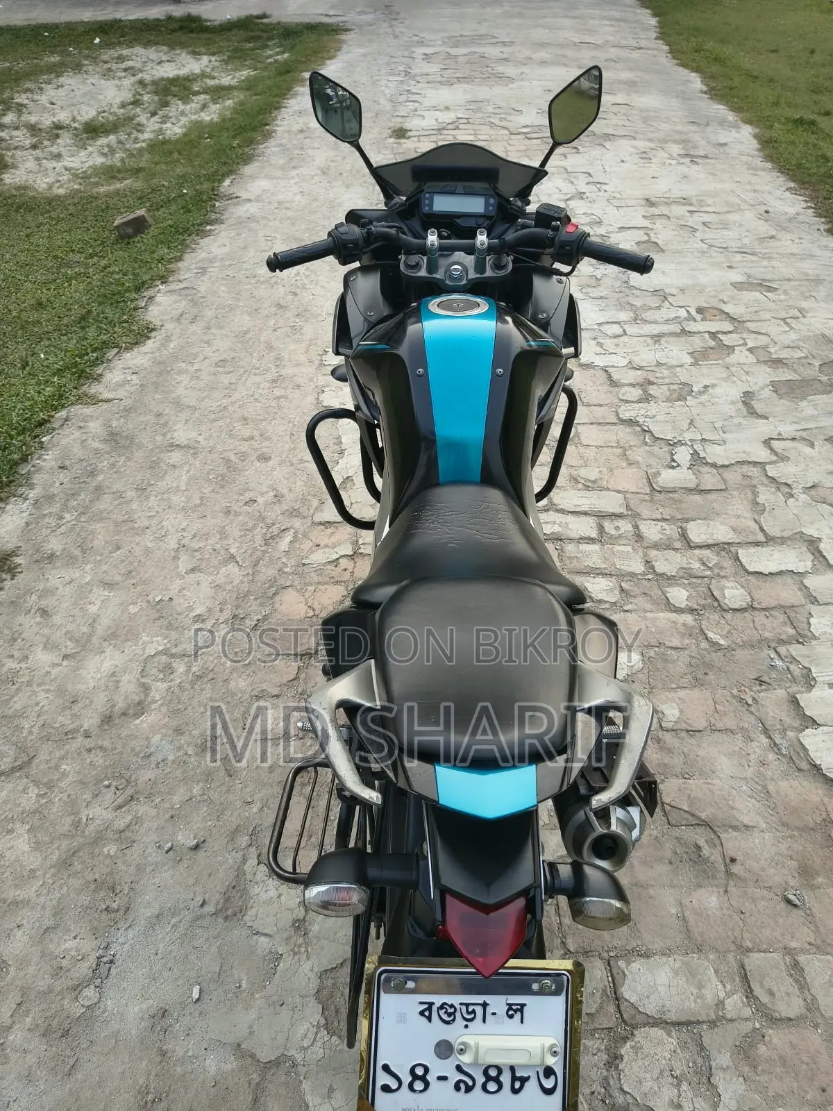 ইয়ামাহা ফেজার এফআই ভি২ ২০২৪ ব্ল্যাক