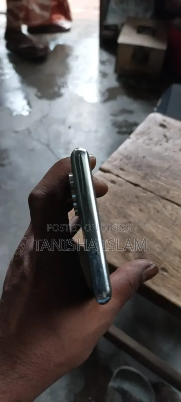 টেকনো ক্যামন ৪০ প্রো ৪জি ২৫৬ জিবি সিলভার