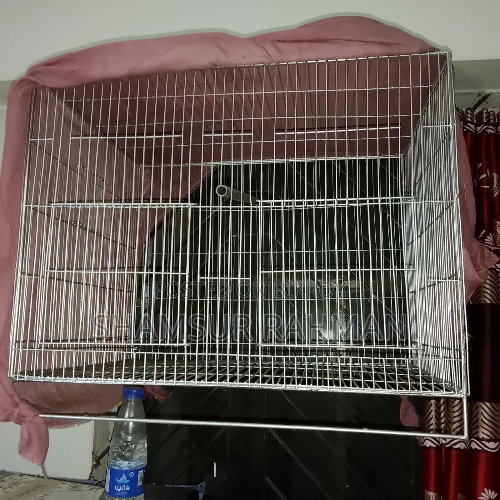 একটি পাখির খাঁচা