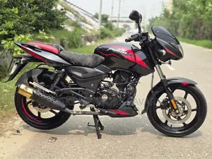 নতুন বাজাজ পালসার ১৫০ ২০২৫ কালো