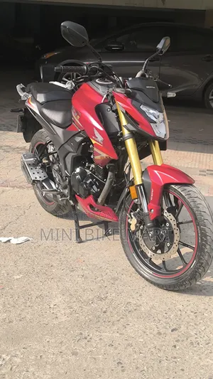 Honda Hornet 2024 Red