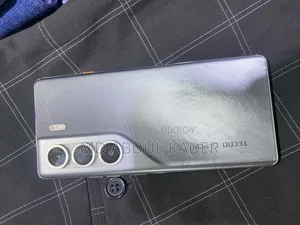 টেকনো ক্যামন ৪০ প্রো ৪জি ২৫৬ জিবি ব্ল্যাক