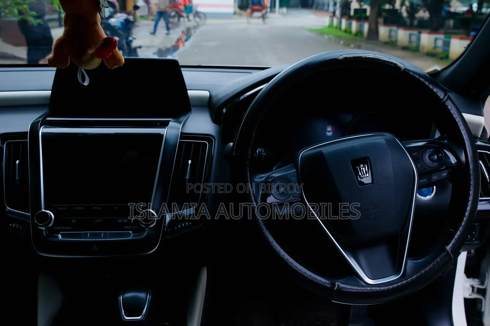 Toyota Crown 2018 Pearl