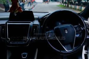 Toyota Crown 2018 Pearl