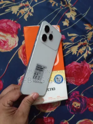 টেকনো স্পার্ক ৪০ ১২৮ জিবি হোয়াইট
