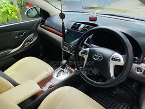 টয়োটা অ্যালিওন ২০১৪ পার্ল