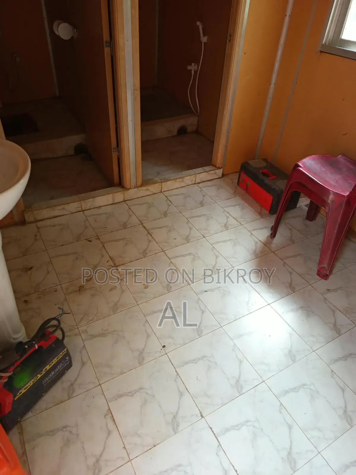 20 Feet Container Bathroom (Ready-to-Use Toilet Block)